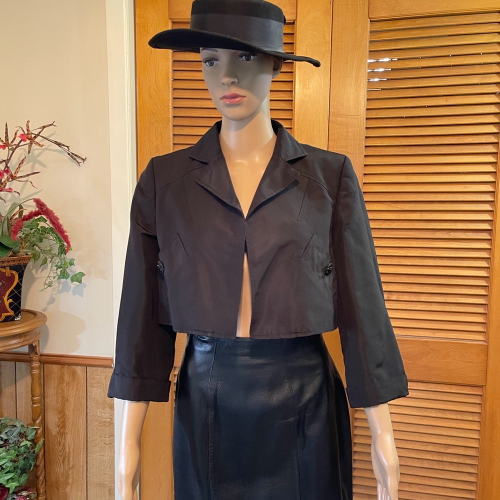 Ellen Tracy Neiman Marcus Cropped Blazer Size 4